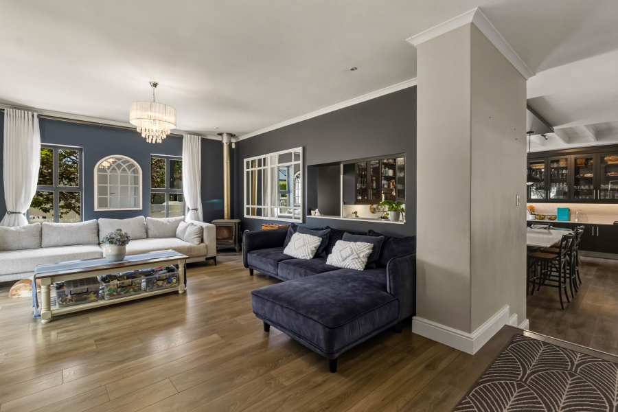 To Let 4 Bedroom Property for Rent in Schonenberg Western Cape